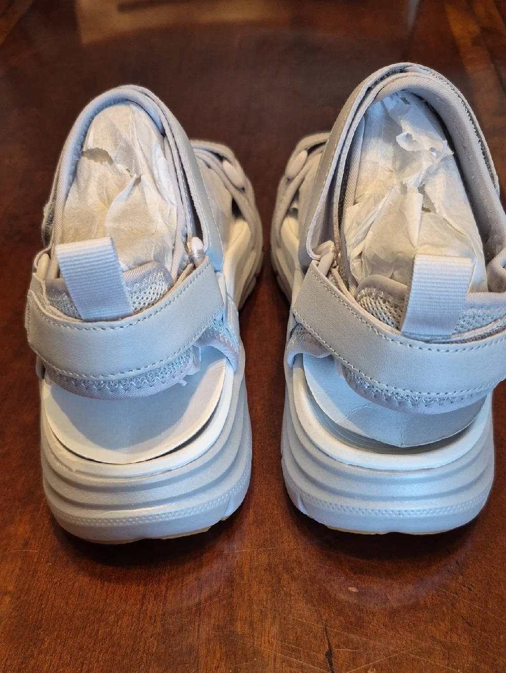 Vionic Wanderer Sandles - Picture 3 of 8